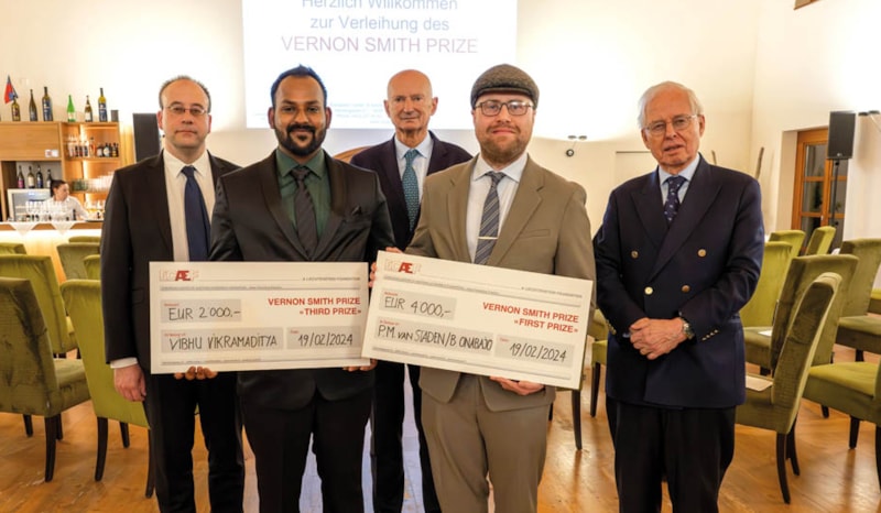 Internationaler «Vernon Smith Prize» in Vaduz verliehen